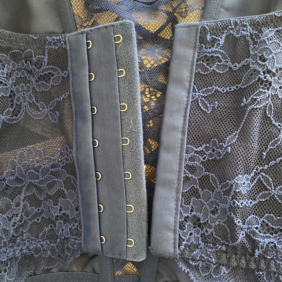 Victoria's Secret DREAM ANGELS Unlined Floral Appliqué Lace-up Bra Top M - Picture 9 of 9